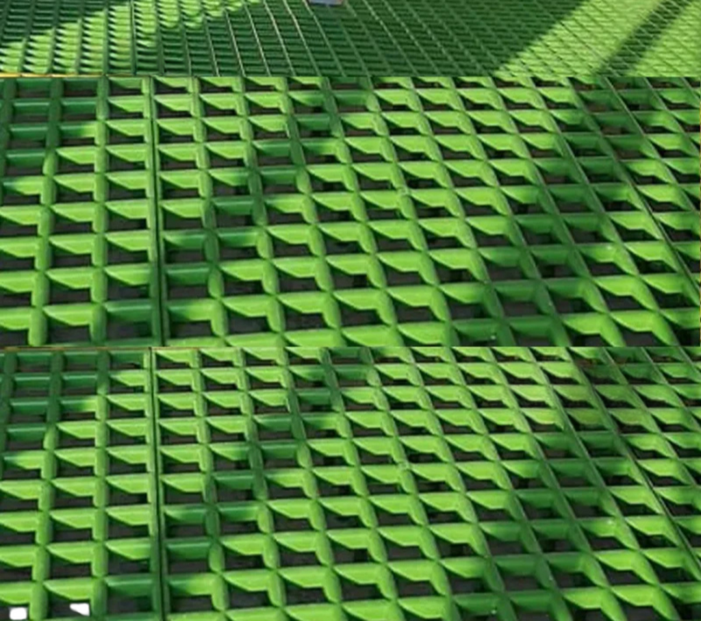 Animal Plastic Flooring Panels – 1x1 Square Feet.